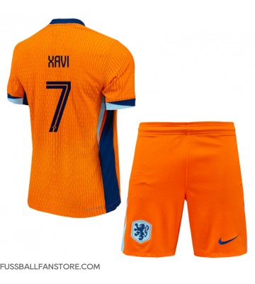 Niederlande Xavi Simons #7 Replik Heimtrikot Kinder EM 2024 Kurzarm (+ Kurze Hosen)